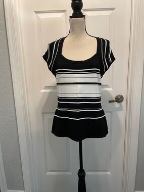 White House Black Market Black & White Striped Short Shell Sleeve Scoop Neck Top
